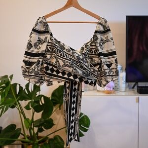 Express Black & Cream Print Crop Top – Size 8, NWT